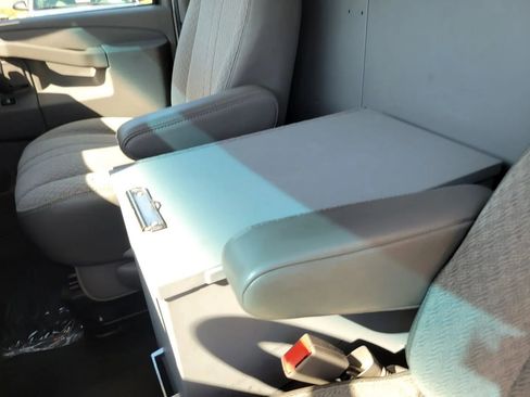 Used 2019 Chevrolet Express 3500 Extended w/ Driver Convenience Package image 20