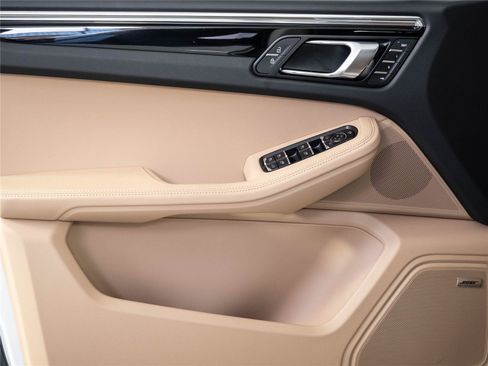 New 2026 Porsche Macan Turbo AWD/4WD image 6