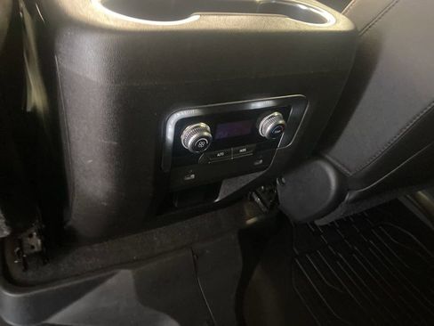 Used 2021 GMC Yukon SLT image 17