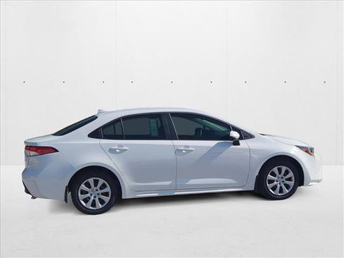 New 2025 Toyota Corolla LE image 4