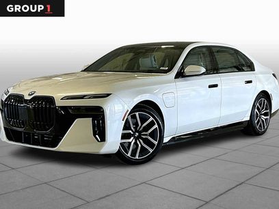 New 2025 BMW 750e xDrive w/ Premium Package
