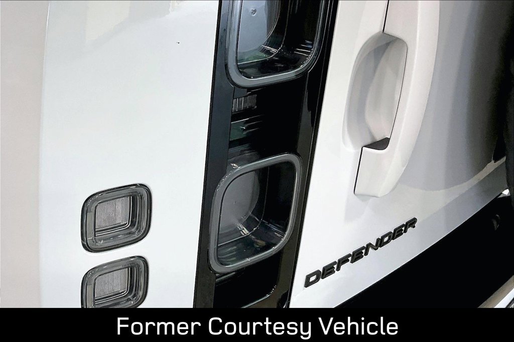 Used 2025 Land Rover Defender 110 V8 AWD/4WD image 24