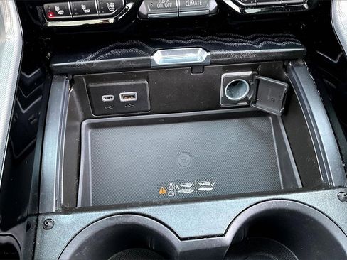 Used 2021 GMC Yukon Denali image 16