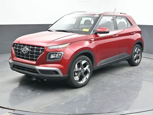 Used 2025 Hyundai Venue SEL image 6