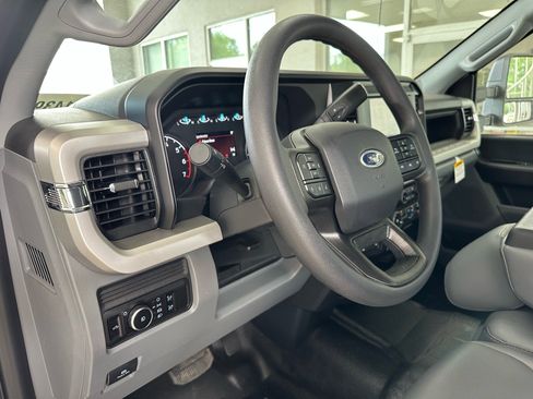 New 2026 Ford F250 XL w/ XL Chrome Package AWD/4WD image 18