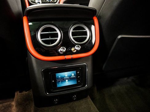 Used 2020 Bentley Bentayga image 11