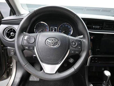Used 2017 Toyota Corolla SE w/ SE Premium Package image 14