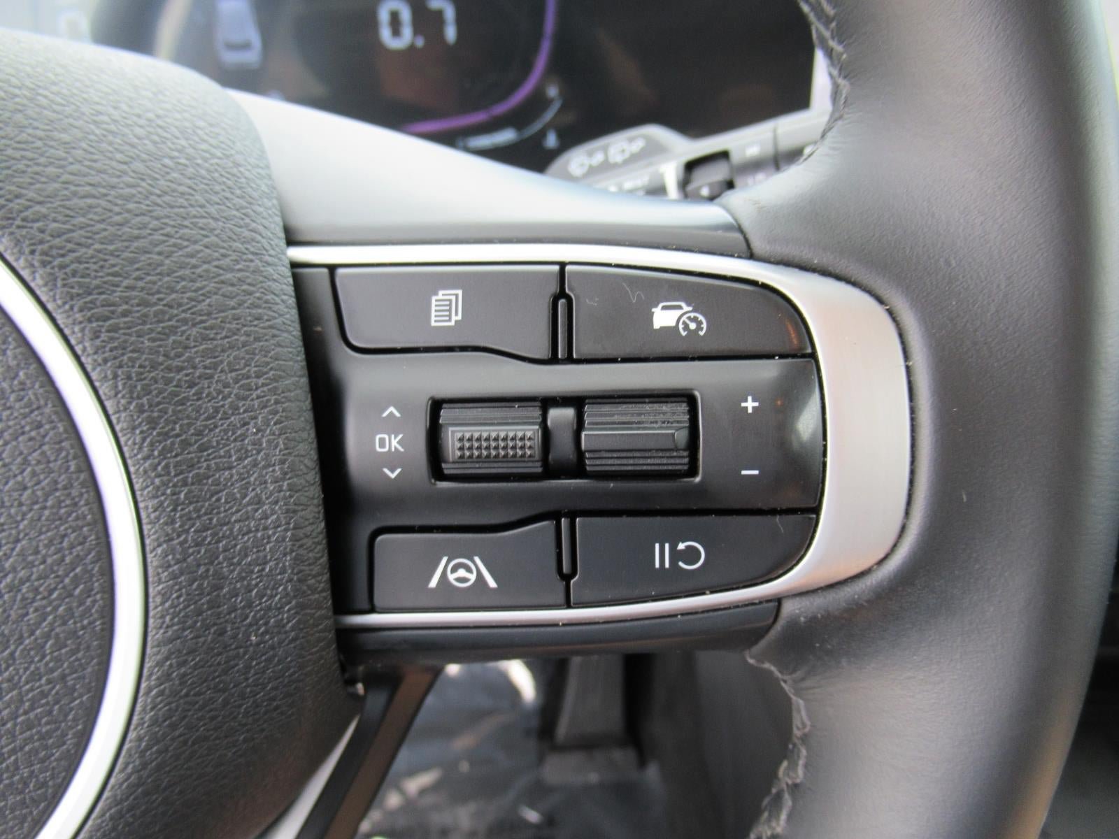 Used 2024 Kia Sportage EX FWD image 27