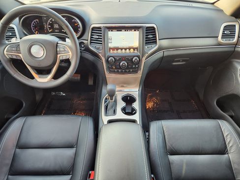 Used 2017 Jeep Grand Cherokee Limited image 31