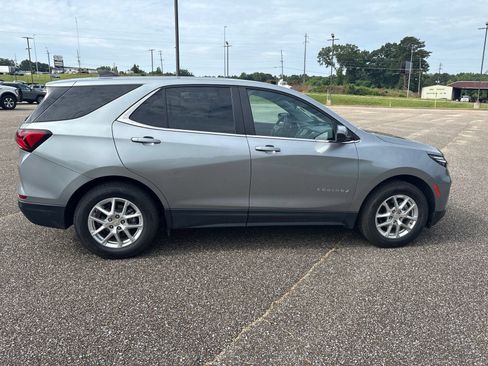 Used 2023 Chevrolet Equinox LT FWD image 3