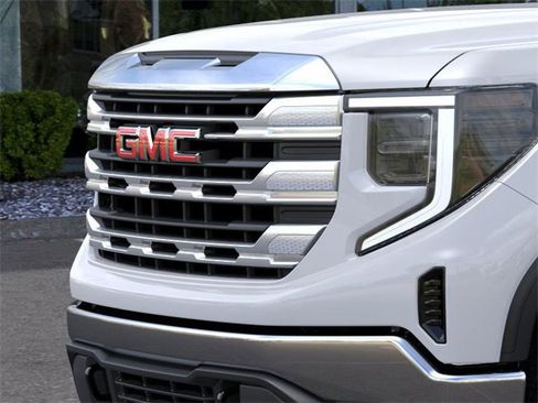 New 2026 GMC Sierra 1500 SLE image 13