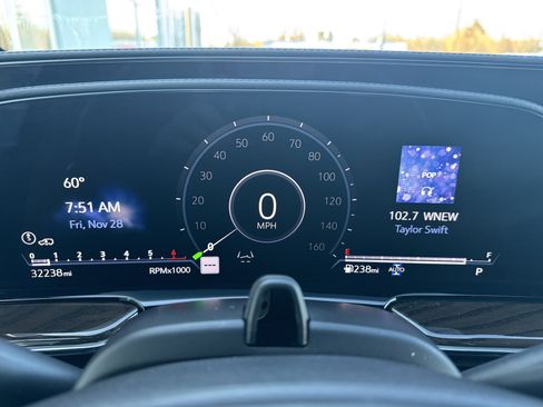 Used 2023 Cadillac Escalade ESV Premium Luxury Platinum image 20