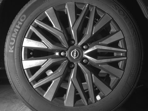 Used 2025 Nissan Altima 2.5 SV FWD image 15