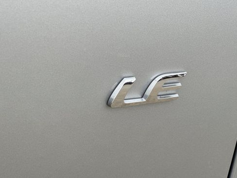 Used 2026 Toyota Corolla Cross LE FWD image 28