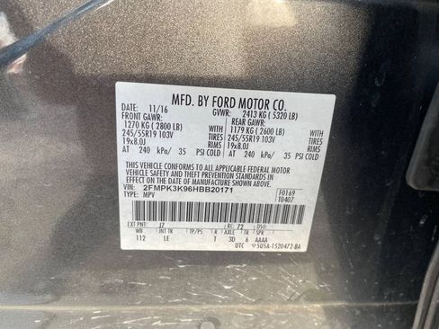 Used 2017 Ford Edge Titanium FWD image 32
