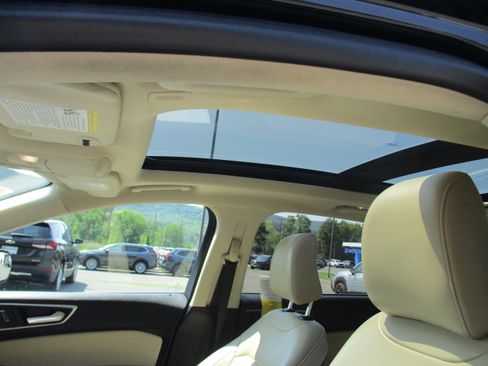 Used 2022 Ford Edge SEL w/ Convenience Package AWD/4WD image 11