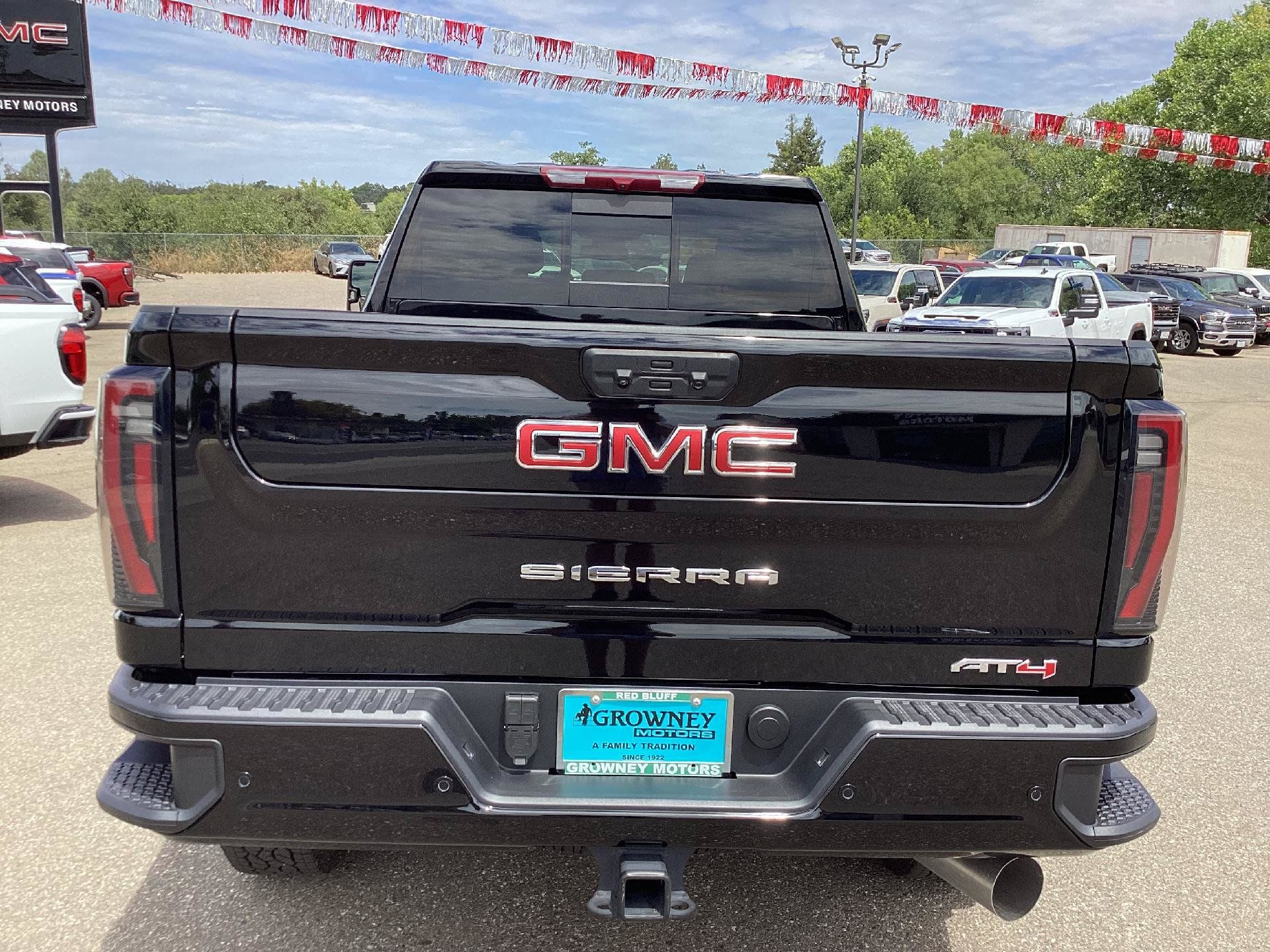 New 2025 GMC Sierra 2500 AT4 w/ Max Trailering Package AWD/4WD image 8