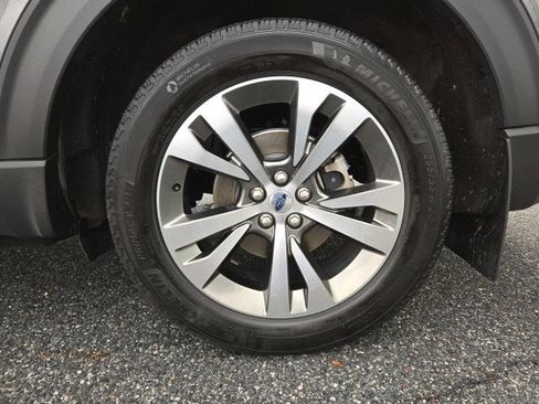 Used 2020 Ford Explorer Platinum w/ Premium Technology Package image 6