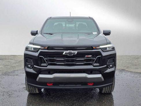 Certified 2024 Chevrolet Colorado Z71 w/ LPO, Dark Essentials Package AWD/4WD image 8