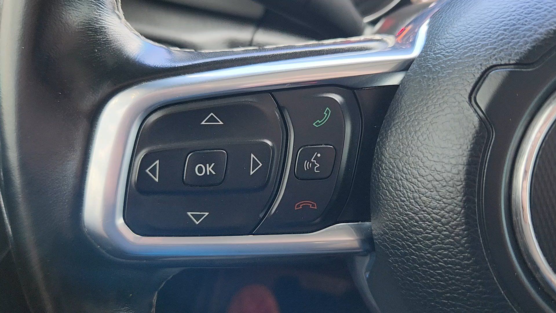 Used 2020 Jeep Wrangler Unlimited Sahara AWD/4WD image 11