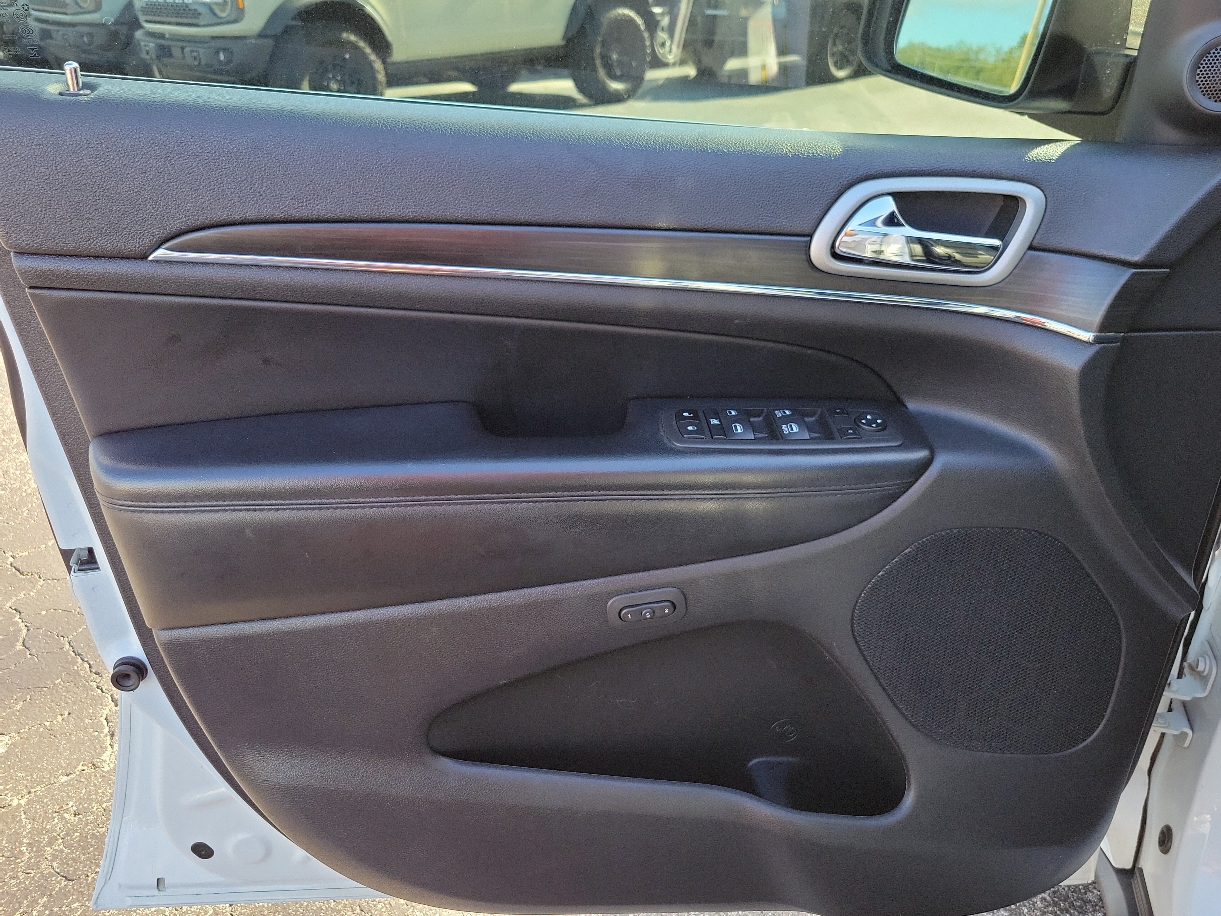 Used 2022 Jeep Grand Cherokee Limited AWD/4WD image 28