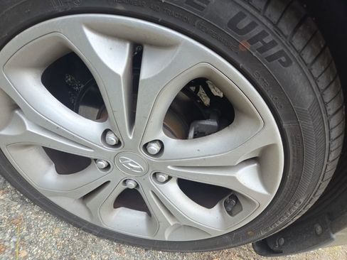 Used 2013 Hyundai Elantra GT w/ Style Pkg image 11