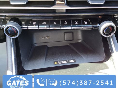 Used 2025 Chevrolet Traverse LT image 26