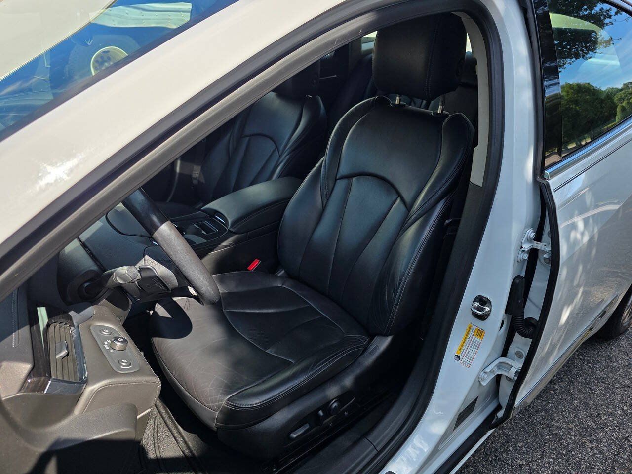 Used 2018 Buick LaCrosse Essence FWD image 13