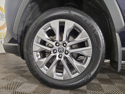 Used 2019 Toyota RAV4 Limited image 36