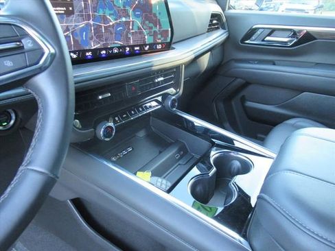 Used 2025 Chevrolet Tahoe Z71 AWD/4WD image 15