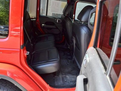 Used 2021 Jeep Wrangler Unlimited Sahara AWD/4WD image 36