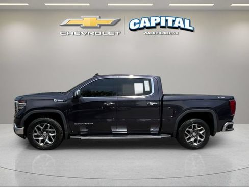 Used 2022 GMC Sierra 1500 SLT w/ SLT Premium Plus Package AWD/4WD image 2