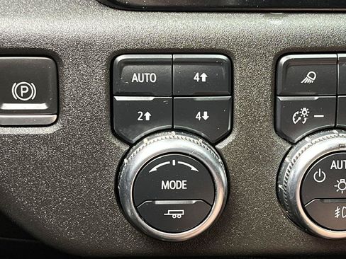 Certified 2024 GMC Sierra 2500 SLT w/ SLT Premium Package AWD/4WD image 16