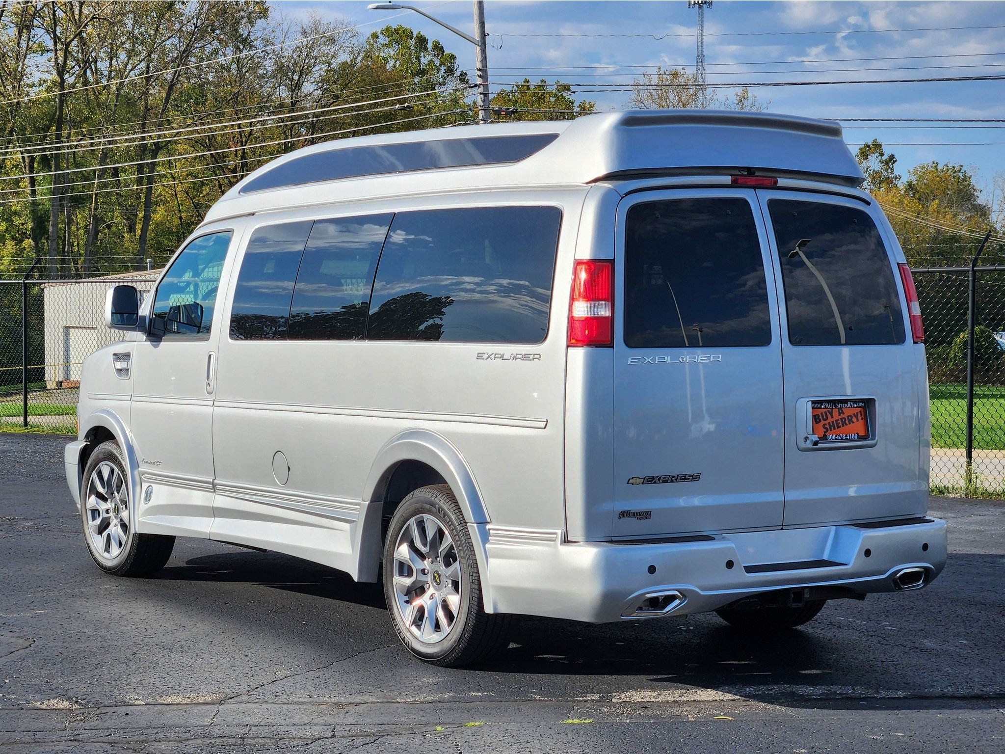 Used 2026 Chevrolet Express 2500 w/ Driver Convenience Package RWD image 15