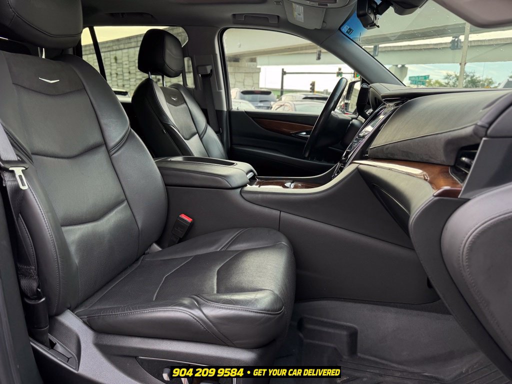 Used 2020 Cadillac Escalade Luxury AWD/4WD image 30