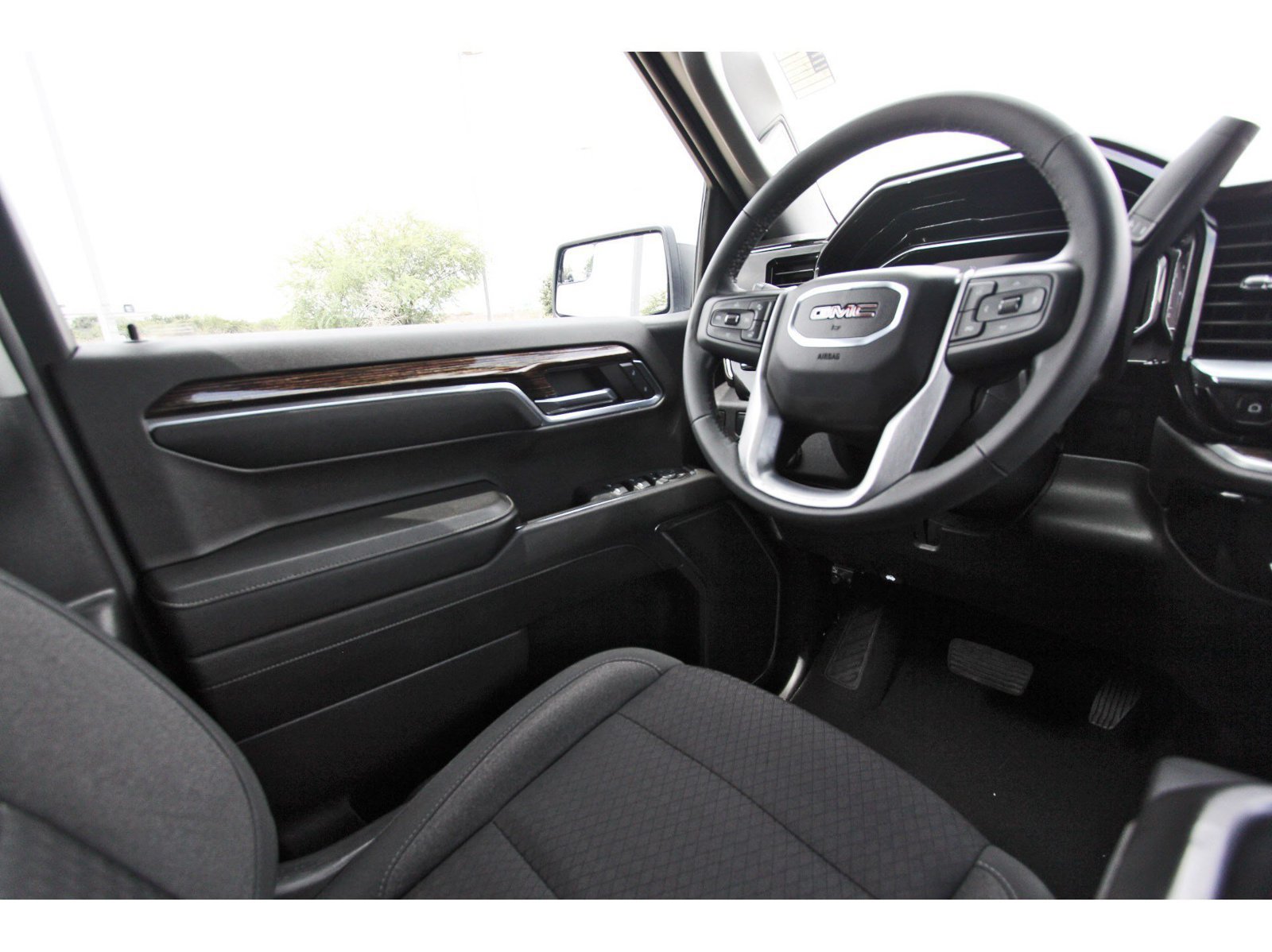 Used 2023 GMC Sierra 1500 SLE RWD image 9