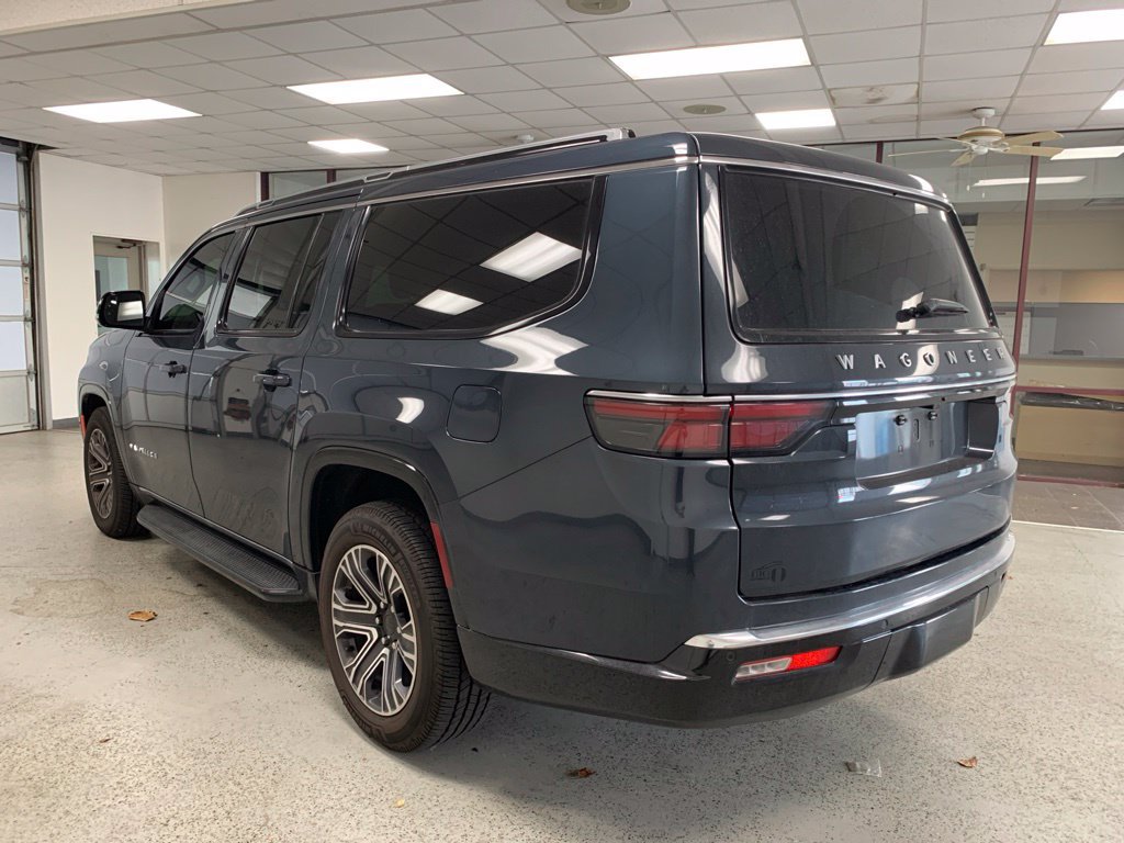 Used 2024 Jeep Wagoneer L 4WD w/ Premium Group I image 3