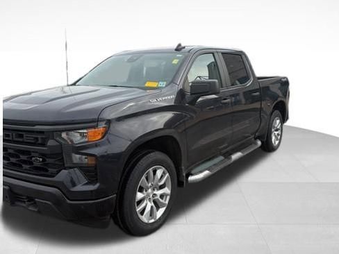 Used 2022 Chevrolet Silverado 1500 Custom image 2