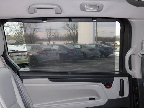 Used 2024 Honda Odyssey EX-L image 25