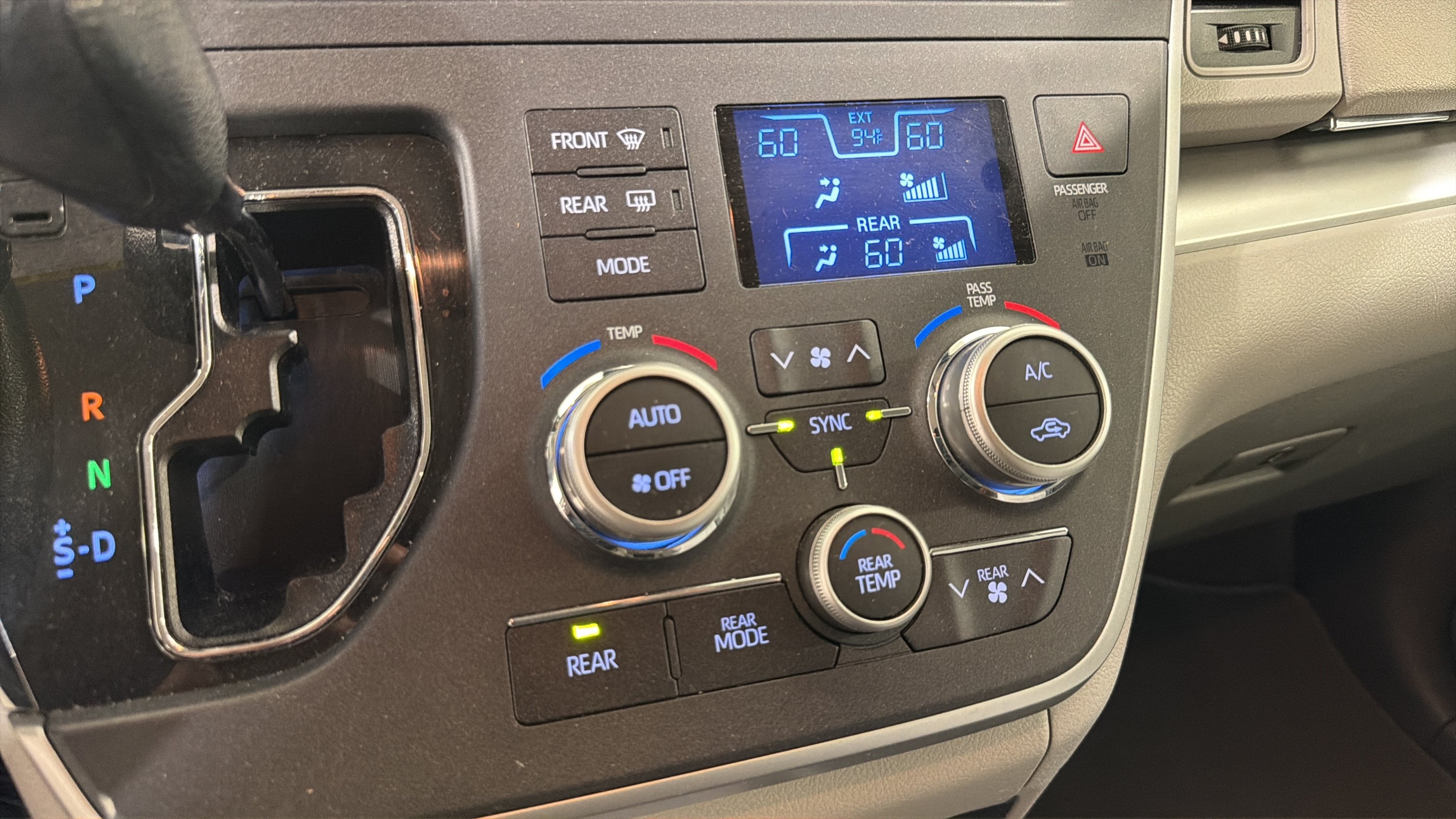 Used 2020 Toyota Sienna LE FWD image 18