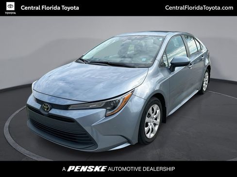 Used 2025 Toyota Corolla LE FWD image 1