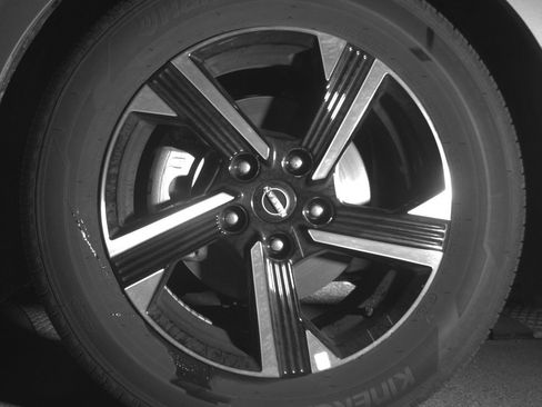 Used 2025 Nissan Sentra SV FWD image 11