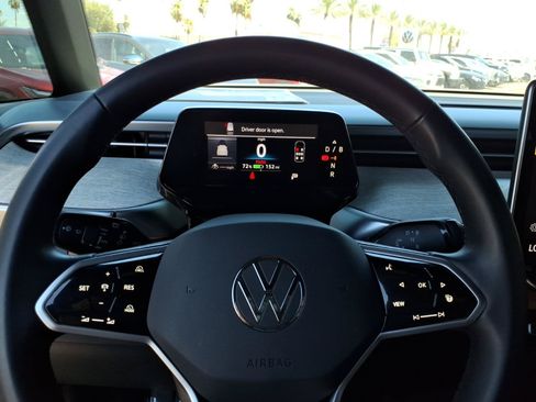 Used 2025 Volkswagen ID. Buzz Pro S RWD image 26