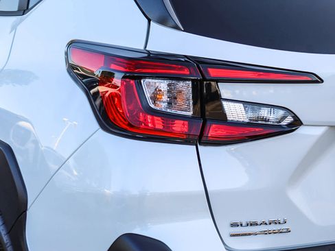 Used 2025 Subaru Crosstrek 2.5i Limited w/ Crosstrek Mirror Package image 7