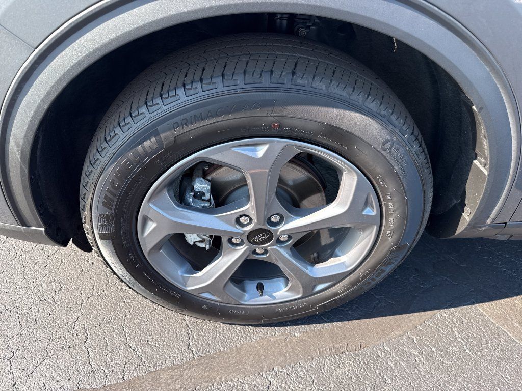 Used 2025 Ford Escape ST-Line Select AWD/4WD image 22