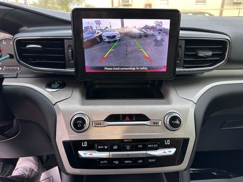 Used 2015 Ford Transit Connect XLT FWD image 12