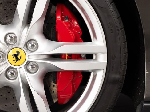 Used 2019 Ferrari Portofino RWD image 20
