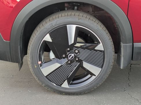 New 2026 Nissan Kicks SR image 9