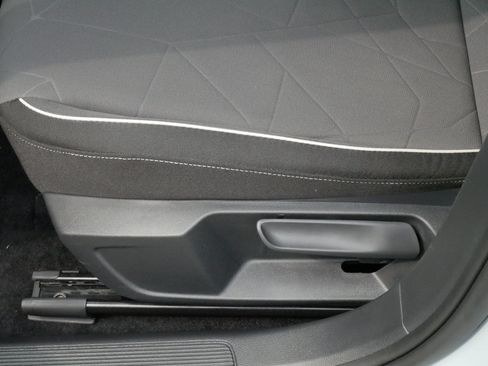 Used 2025 Volkswagen Jetta Sport FWD image 20