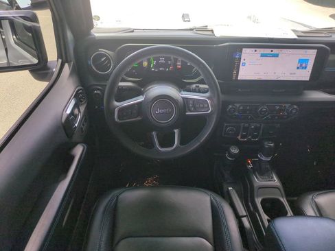 Used 2024 Jeep Wrangler High Altitude AWD/4WD image 17